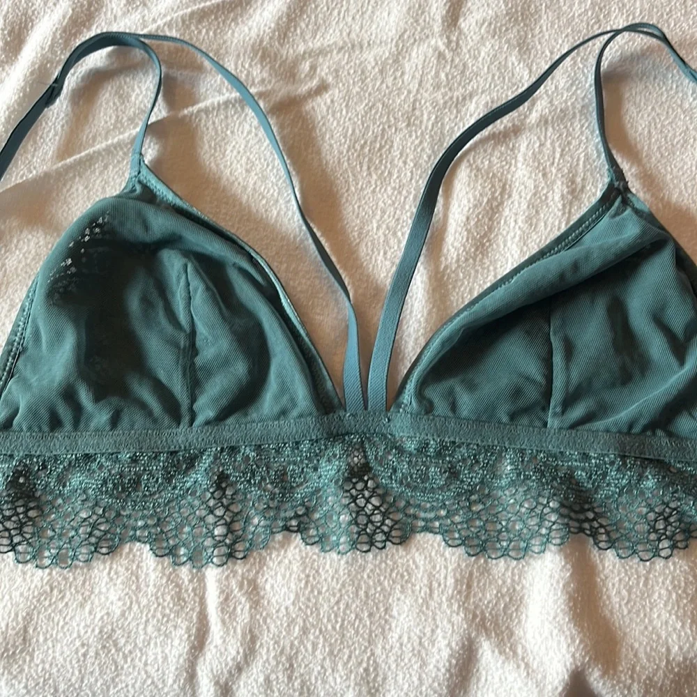 Victoria’s Secret Women’s Bralette - Picture 4 of 5